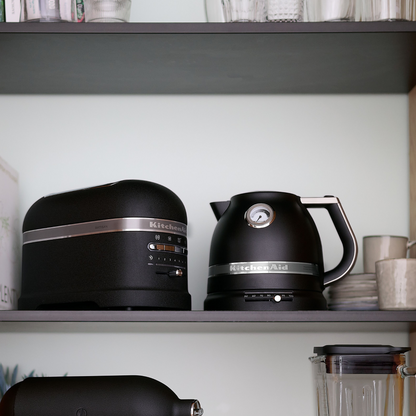 KitchenAid Artisan Frühstücksset inkl. Wasserkocher 5KEK1522, 2 Scheiben Toaster 5KMT2204 und Brötchenaufsatz