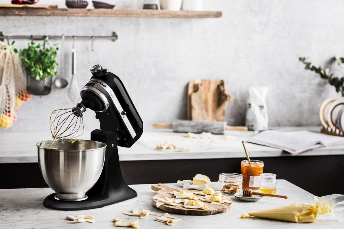 KitchenAid Classic 5K45SS Küchenmaschine 4,3 L Set mit Schüssel und Spritzschutz